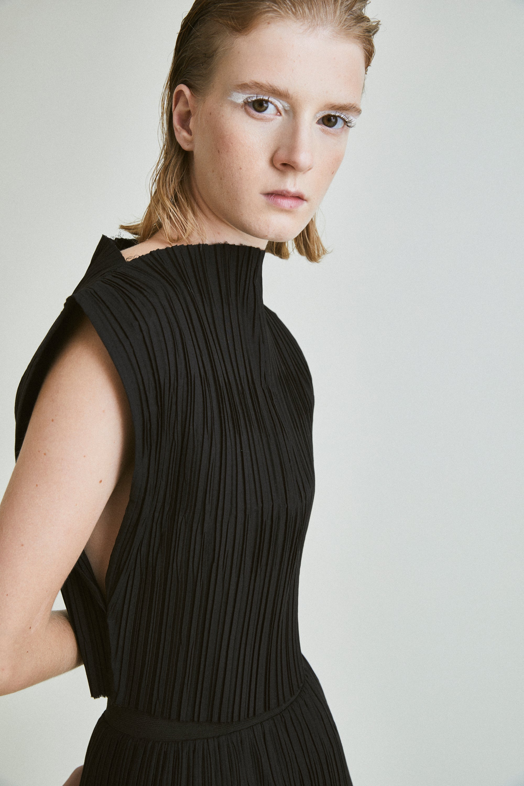 Exploring the Distinctive Taste of Ko卢莎， An Insight into Its Clothing Quality and Brand Image