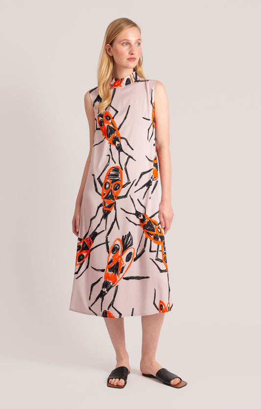 Title: Revival of the Classics: Ruier Womens Clothing, Reimagined for Modern Times