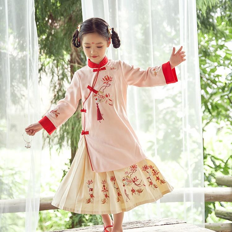 Title: Exploring the Enchanting World of Childrens Hanfu Fashion: A Comprehensive Guide to Picture Gallery