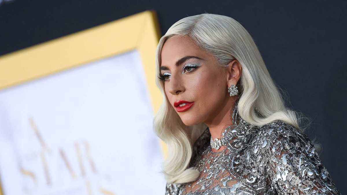 Title: The Phenomenon of the School Prince who is also a Lady Gaga Enthusiast