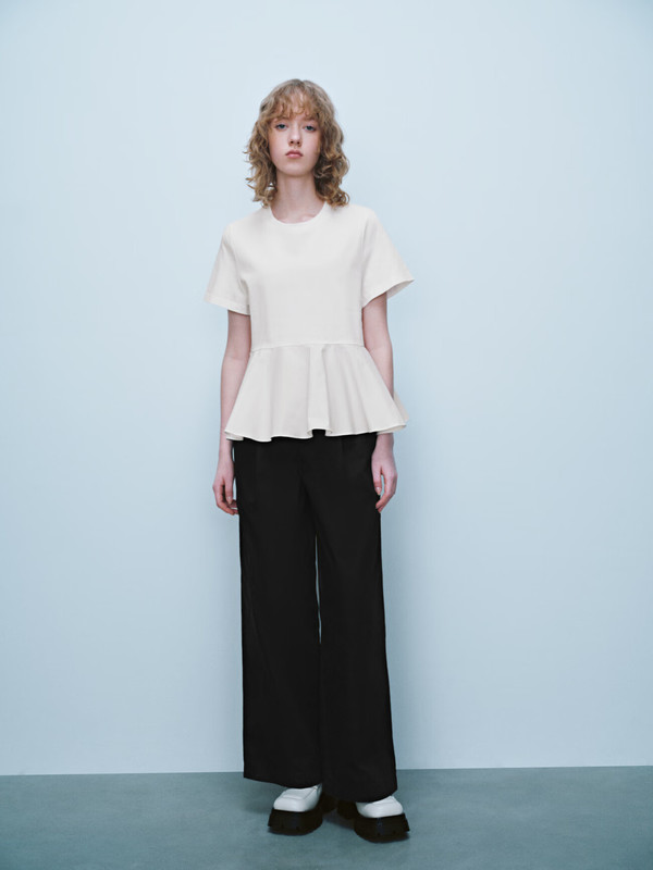 Title: Understanding ur女装， A Brand That Delivers Style and Comfort