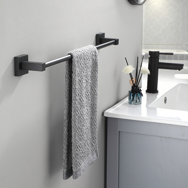 The Benefits of Installing a Cool毛巾杆 in Your Bathroom