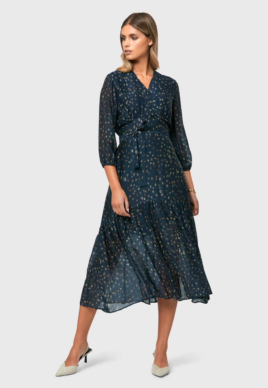 Exploring the Fashionable Season: The Appropriate Age Range for Autumn Womens Wear