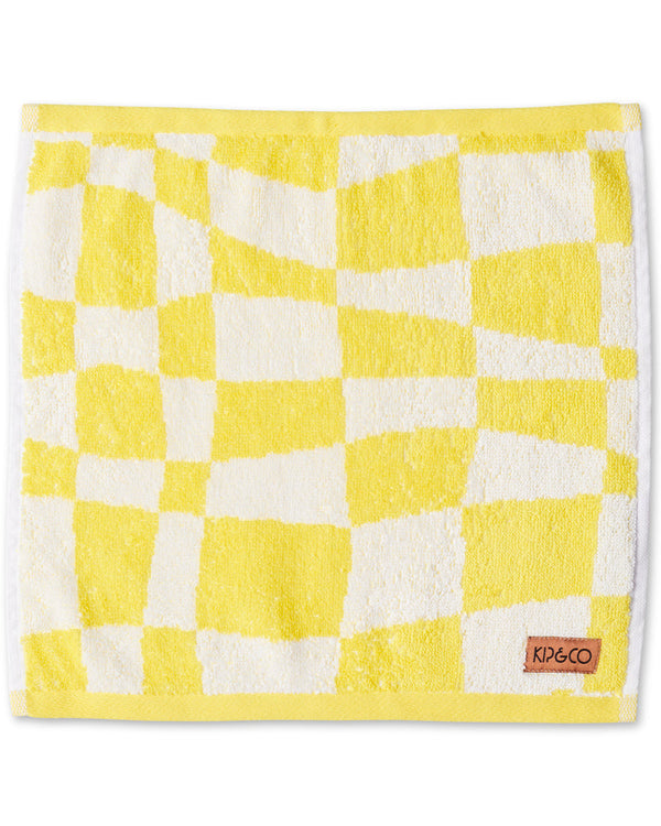 How to Clean a Yellowed Face Towel