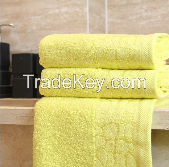 How to Clean a Yellowed Face Towel