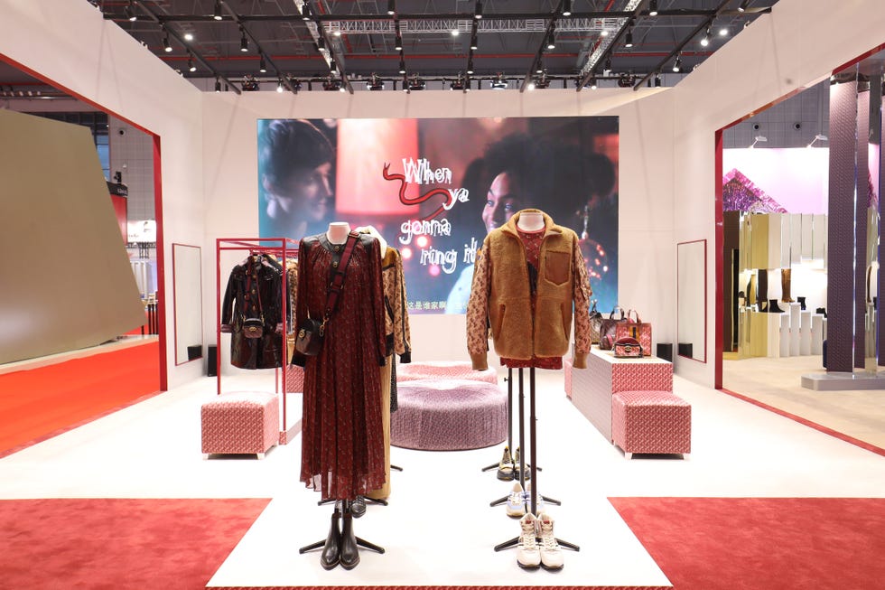 Title: Discover the Exquisite World of Zenith Fashion at Zenith Womens Clothing Beijing Store