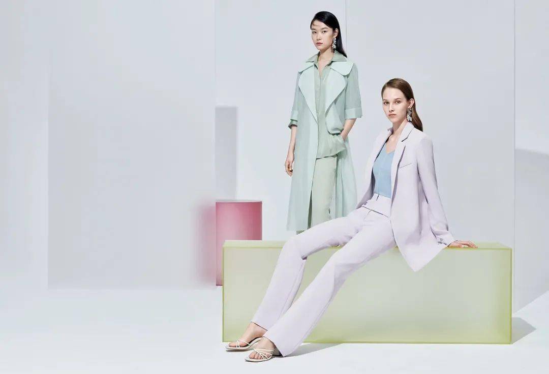 Title: Exploring the Exquisite World of Yijiayong Womens Fashion at Official Online Store