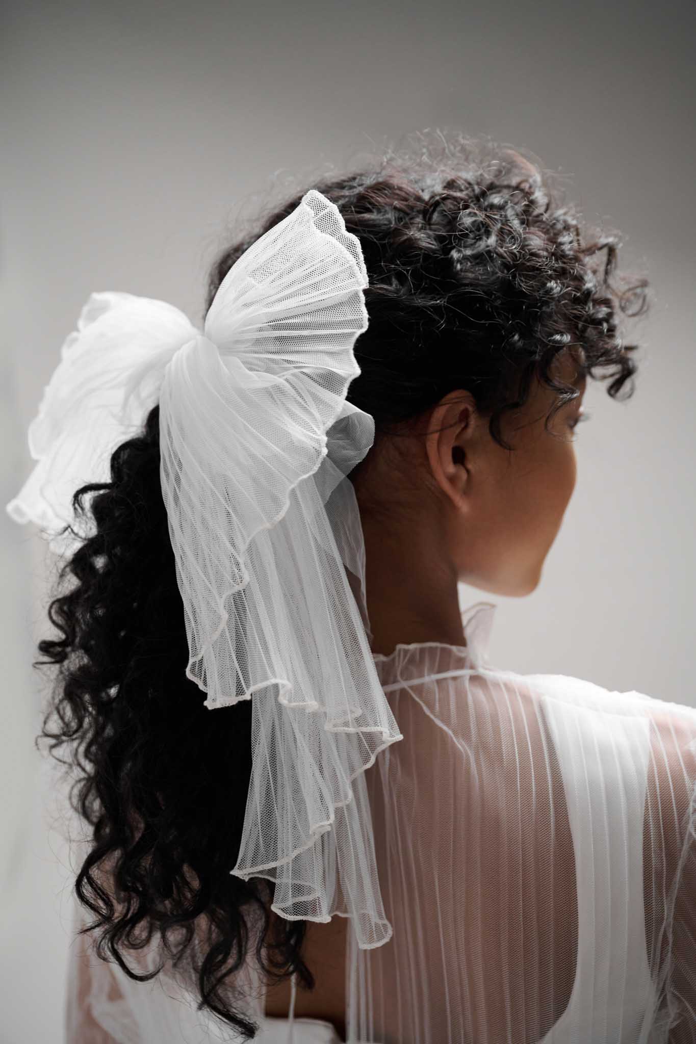 Title: Eternally Chic: The Art of Feitu Bridal Apparel, Transforming Brides into Iconic Women