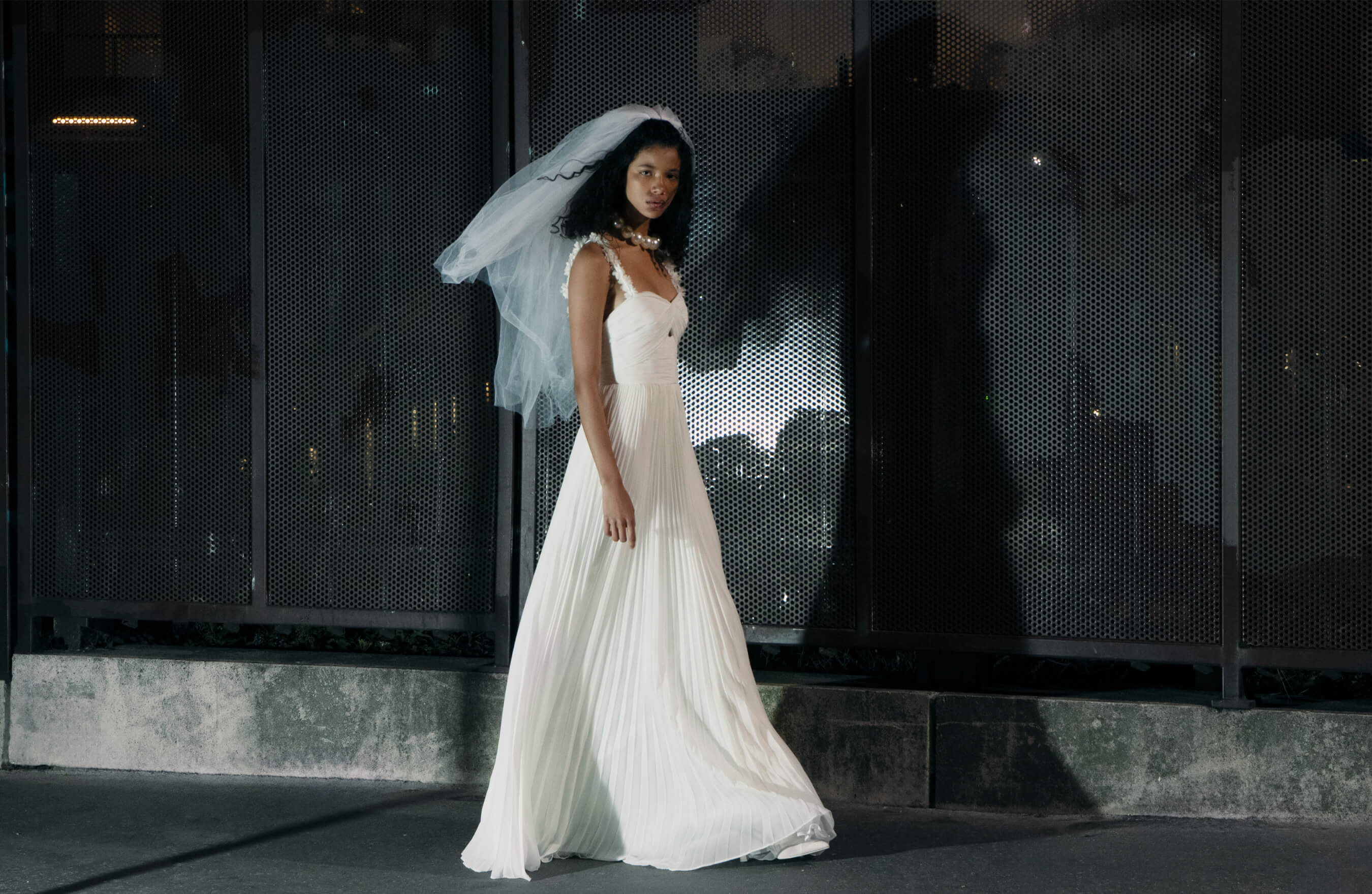Title: Eternally Chic: The Art of Feitu Bridal Apparel, Transforming Brides into Iconic Women