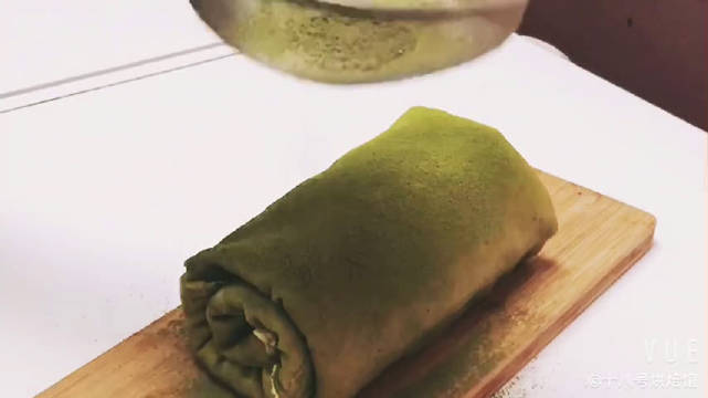 Title: Matcha毛巾卷图片，美味与艺术的完美结合