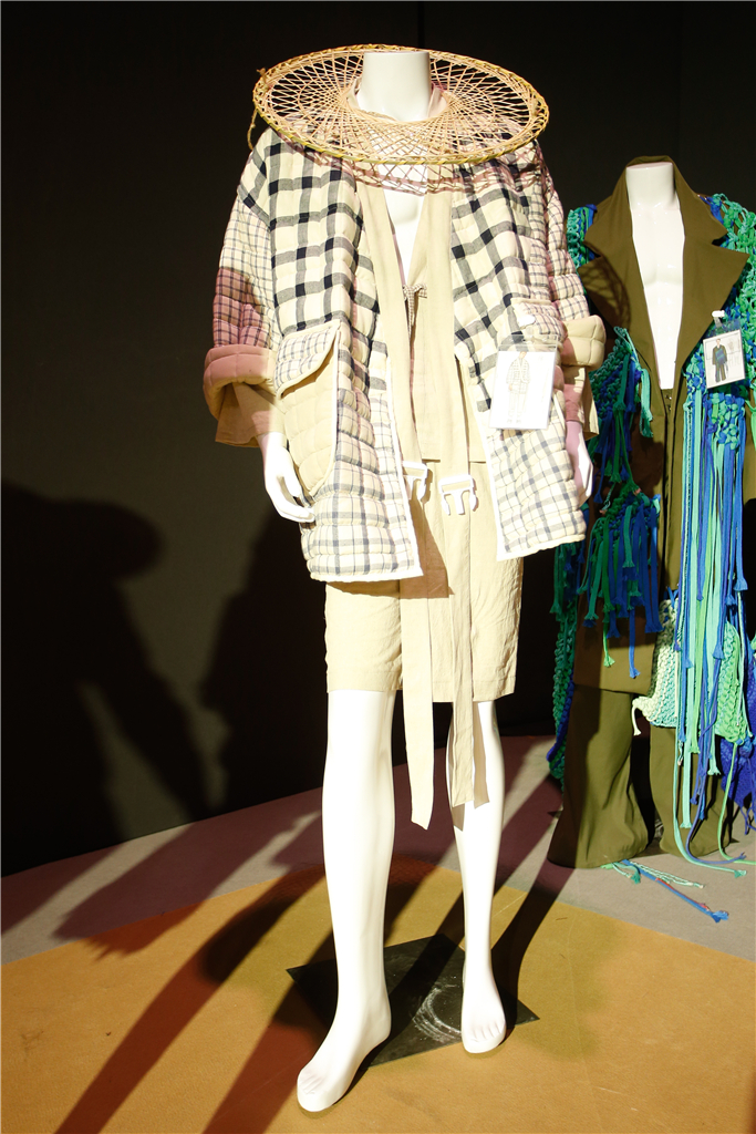 Title: Unveiling the Allure of Womens Clothing: The Art of Cotton Cane Fabrics in Chinese Fashion