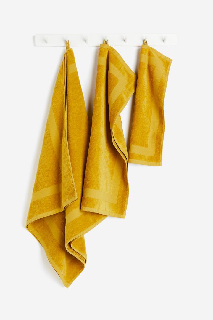 The Yellowing of Towels: A Sign of Physical Health Issues?
