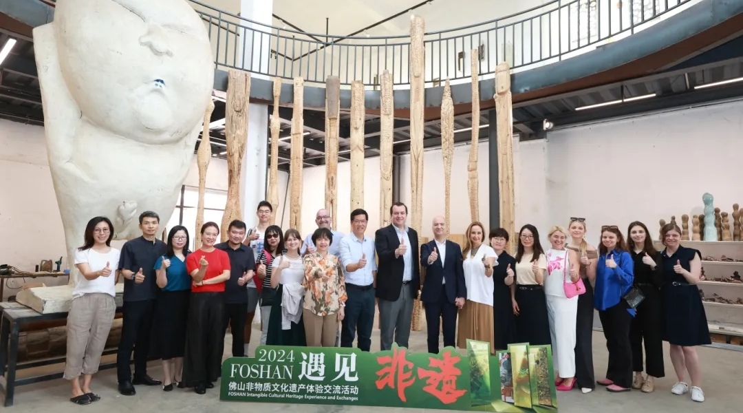 Title: The Rich Culture and Charm of Chengdu Sofa Industry