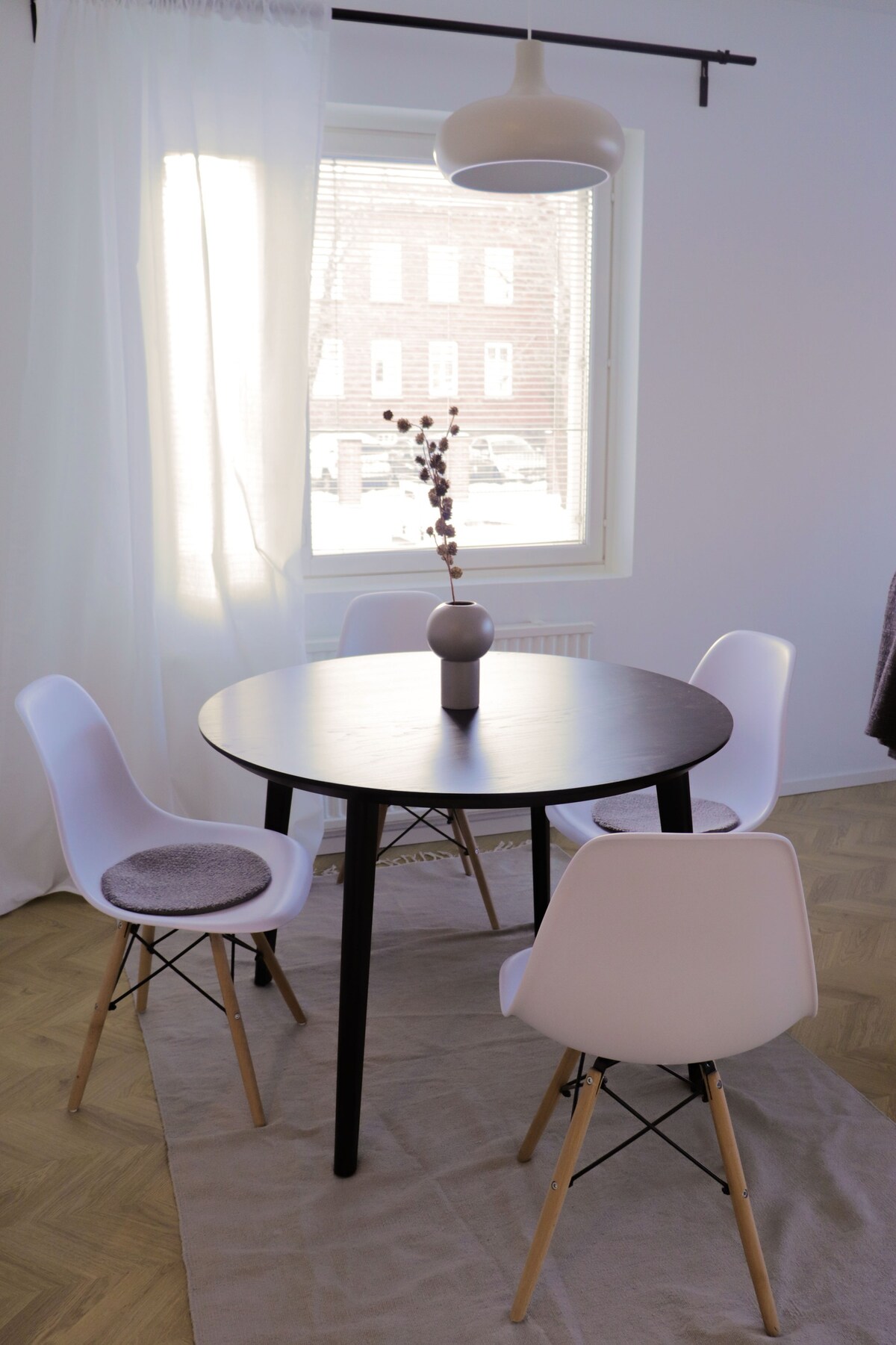 Title: Adjusting the Height of Coffee tables and Sofas for Optimal Comfort and Style