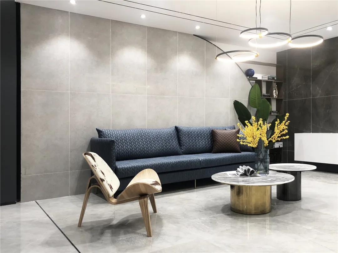 Title: An In-Depth Review of Quanyou Sofa: A Comfortable and Durable Option for Your Living Room