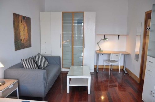 Title: Installing an IKEA Sofa Bed: A Step-by-Step Guide with Comprehensive Images