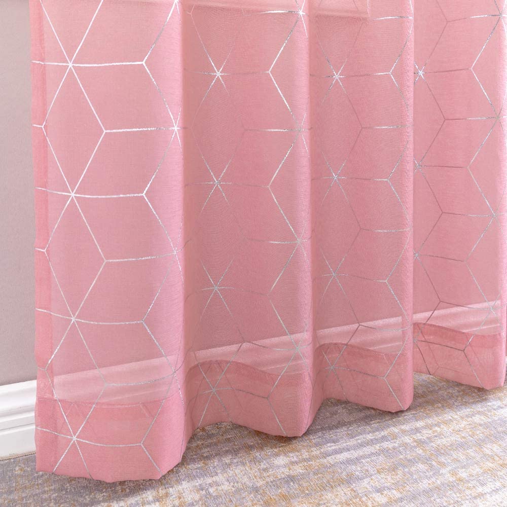 Title: What Curtains to Choose for a Pink Wall?