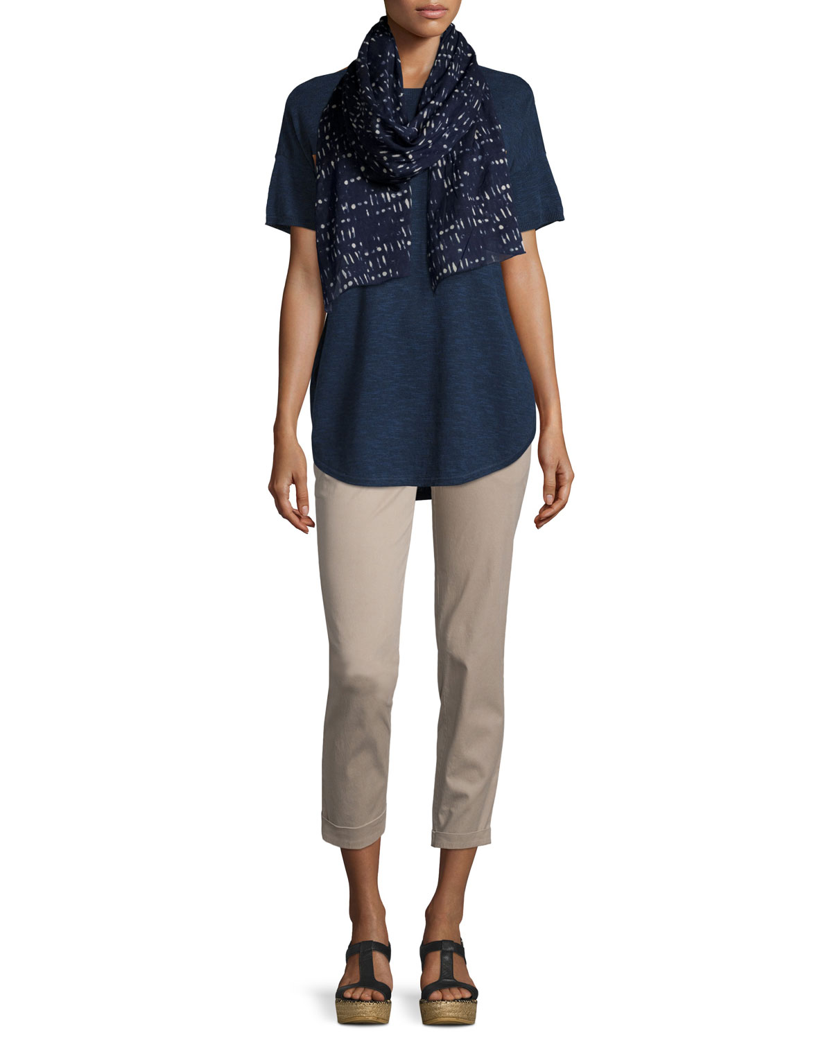 Title: The Short-Sleeve Cashmere Top: A Fashion Staple