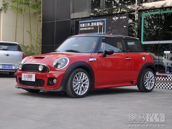 Four-door Car Leather Wrapping Cost