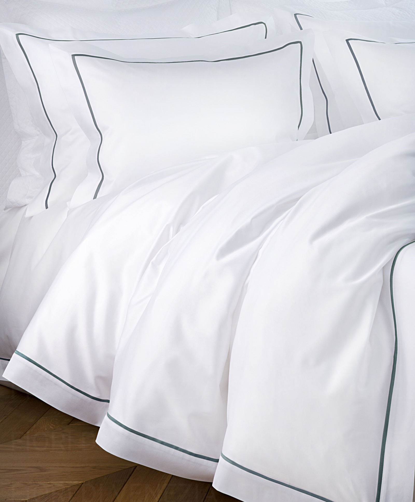 Title: The Best Silk Blanket Brands